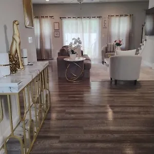  Holiday home Natasha's Comfort Zone United States